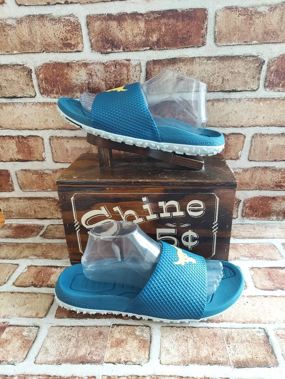 Pre-owned 2022 Under Armour Project Rock Slides
